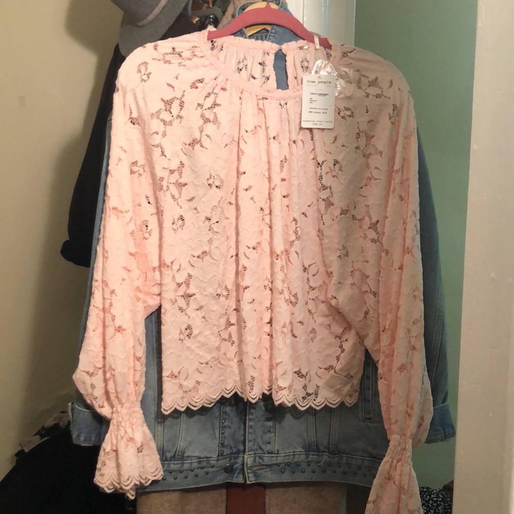 Free people pink lace top with rouch sleeve